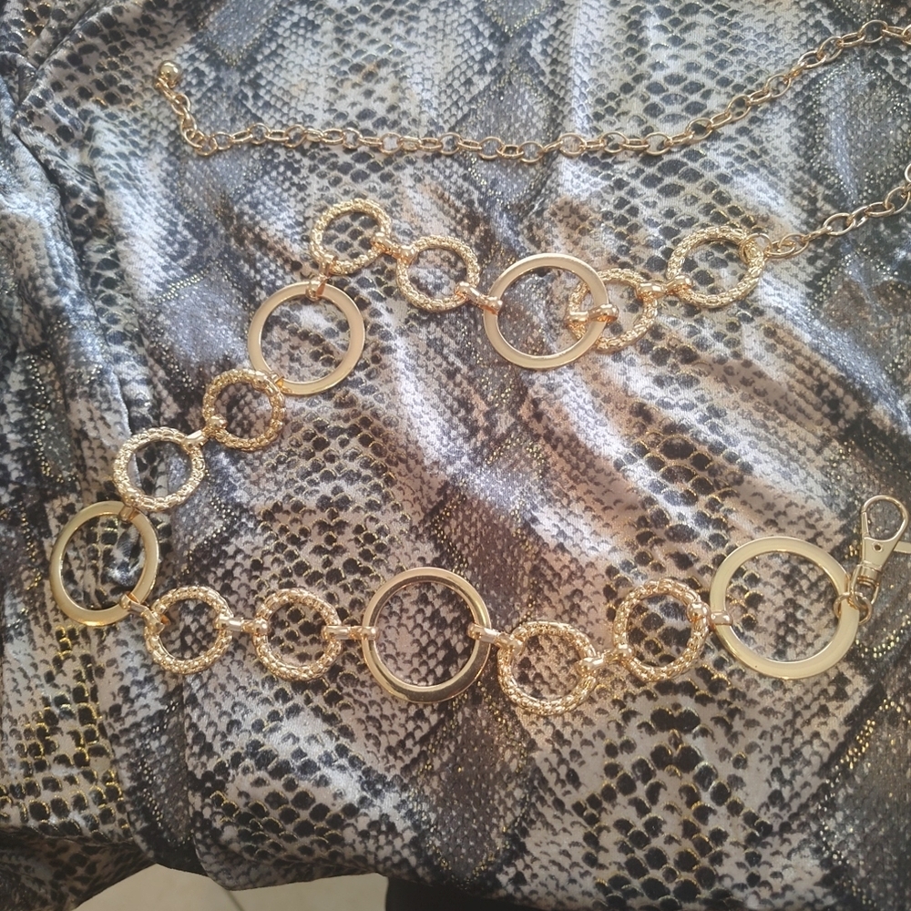 Elegant Gold Chain Link Necklace